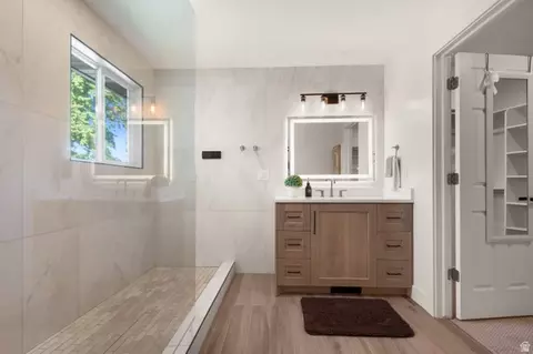 Bath - 7920 S Pear Tree Cir, Sandy, UT 84094 photo 2 of 3