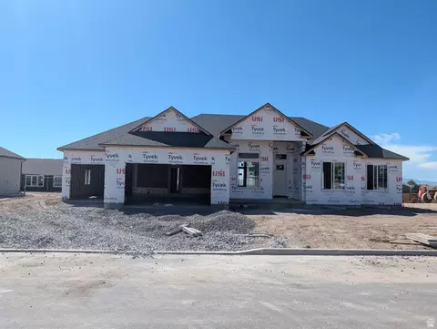 Exterior - 623 S 125 E #116, Hyde Park, UT 84318 photo 2 of 10