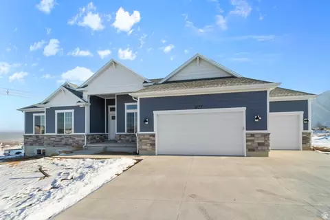 Exterior - 623 S 125 E #116, Hyde Park, UT 84318 photo 4 of 10