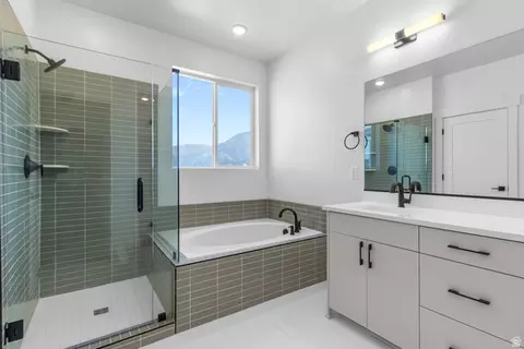 Bath - 623 S 125 E #116, Hyde Park, UT 84318 photo 6 of 8