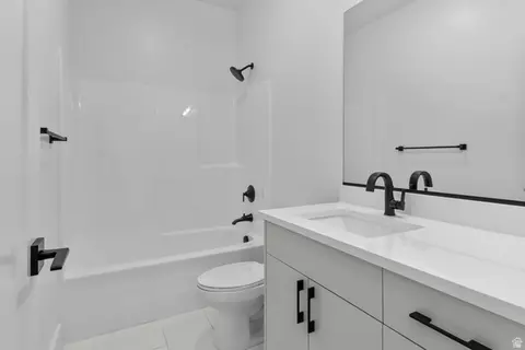 Bath - 623 S 125 E #116, Hyde Park, UT 84318 photo 3 of 8