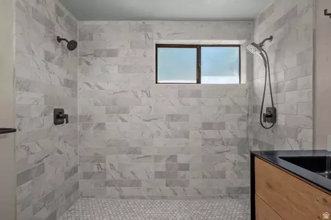Bath - 1520 E 8600 S, Sandy, UT 84093 photo 2 of 3