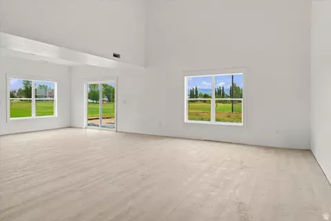 Living - 439 Tee Cir, Preston, ID 83263 photo 1 of 6