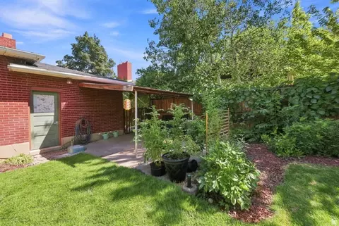 Exterior - 3356 E Birch Cir S, Holladay, UT 84124 photo 5 of 8