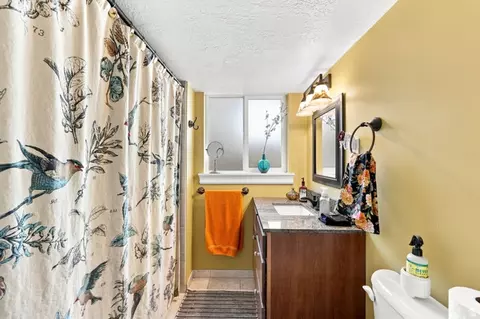 Bath - 3356 E Birch Cir S, Holladay, UT 84124 photo 2 of 2