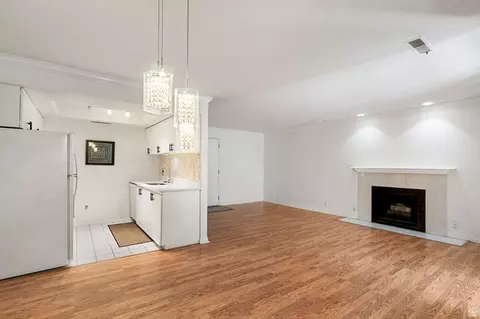 Living - 875 E Arrowhead Ln #42, Murray, UT 84107 photo 2 of 5