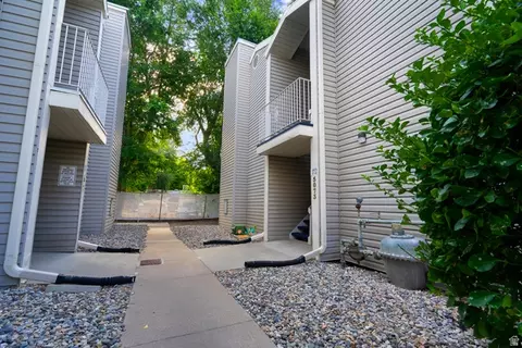 Exterior - 875 E Arrowhead Ln #42, Murray, UT 84107 photo 10 of 10