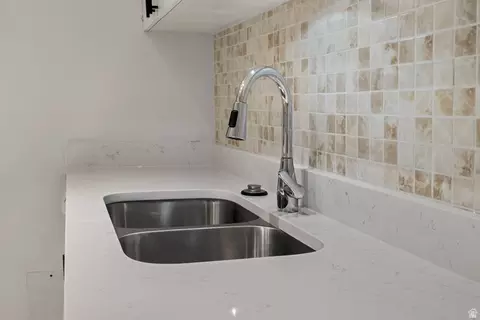 Kitchen - 875 E Arrowhead Ln #42, Murray, UT 84107 photo 2 of 5