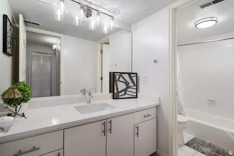 Bath - 875 E Arrowhead Ln #42, Murray, UT 84107 photo 1 of 1
