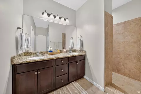 Bath - 3961 E Yakima Way #12, Eagle Mountain, UT 84005 photo 2 of 3