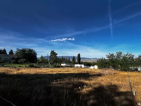 375 N 400 E, Hyde Park, UT 84318 photo 2