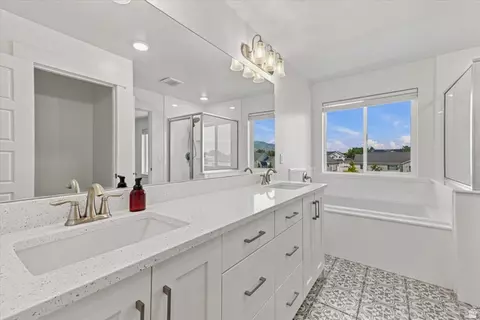 Bath - 531 E 600 S, Hyrum, UT 84319 photo 1 of 3