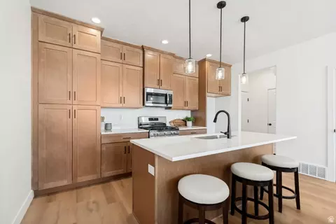 6897 W Gravel Cross Way S #289, West Jordan, UT 84081