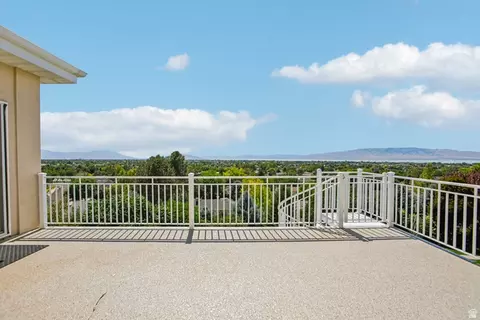 Exterior - 220 E Ridge Rd, Orem, UT 84057 photo 3 of 9