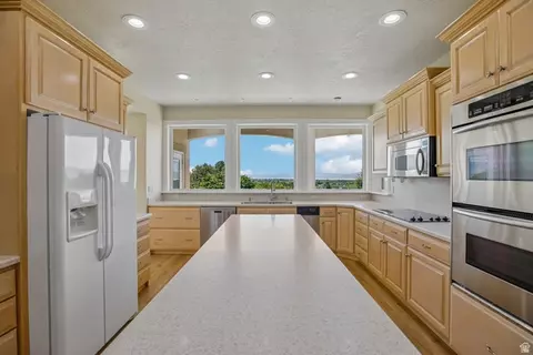 Kitchen - 220 E Ridge Rd, Orem, UT 84057 photo 2 of 2