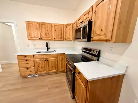 Kitchen - 660 E 23rd St S, Ogden, UT 84401 photo 3 of 6