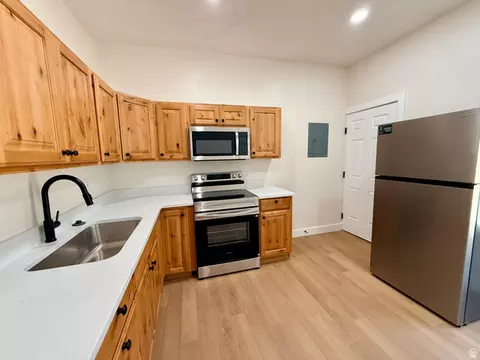 Kitchen - 660 E 23rd St S, Ogden, UT 84401 photo 4 of 6