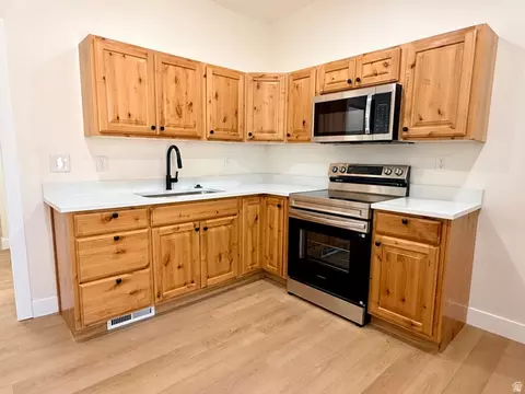 Kitchen - 660 E 23rd St S, Ogden, UT 84401 photo 2 of 6
