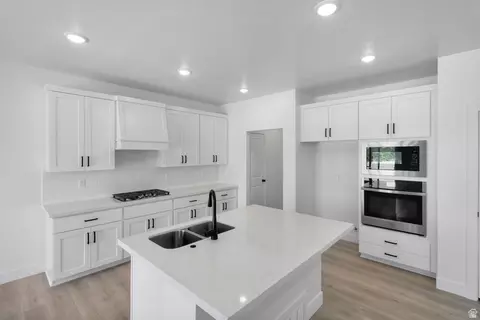 Kitchen - 2840 W Aurora Ave, Mapleton, UT 84664 photo 1 of 1