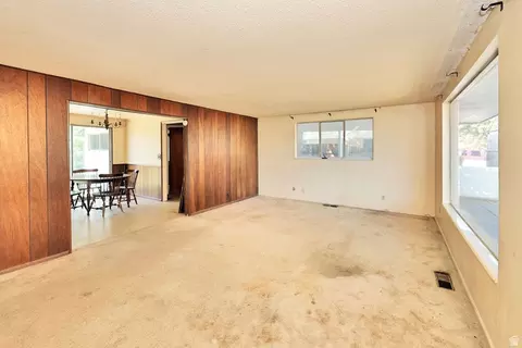 Living - 549 W Echo Dr, Murray, UT 84123 photo 1 of 4