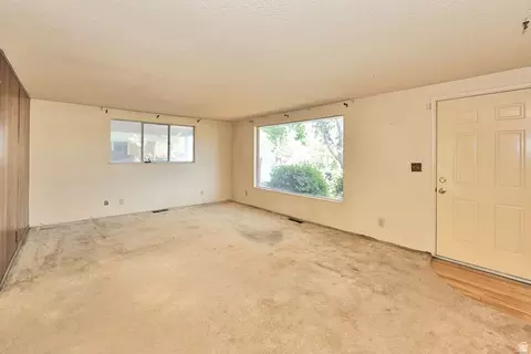 Living - 549 W Echo Dr, Murray, UT 84123 photo 4 of 4