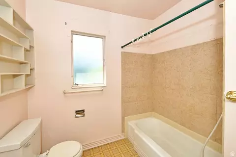 Bath - 549 W Echo Dr, Murray, UT 84123 photo 2 of 3