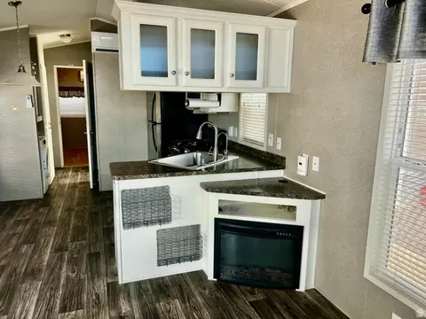 Kitchen - 448 E Telegraph St # 113, Washington, UT 84780 photo 2 of 6