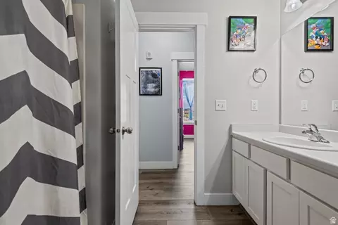 Bath - 88 W Silver Dr, Vineyard, UT 84059 photo 3 of 4