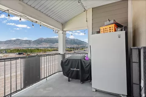 Exterior - 88 W Silver Dr, Vineyard, UT 84059 photo 1 of 3