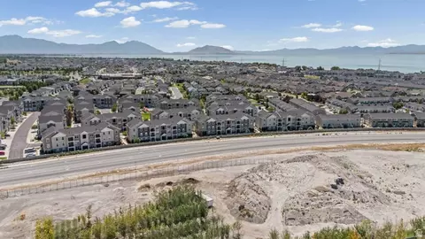 View/Area - 88 W Silver Dr, Vineyard, UT 84059 photo 7 of 9