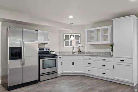 Kitchen - 927 S Iris Ln W, Mapleton, UT 84664 photo 3 of 3