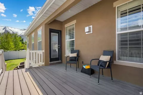 Exterior - 927 S Iris Ln W, Mapleton, UT 84664 photo 3 of 9