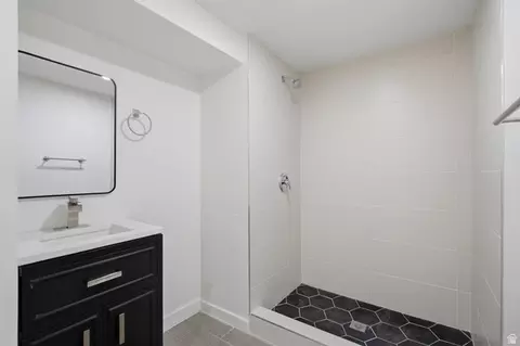 Bath - 3077 N Bannock Dr, Provo, UT 84604 photo 1 of 8
