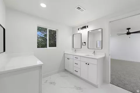 Bath - 5406 S York St, Murray, UT 84117 photo 3 of 5