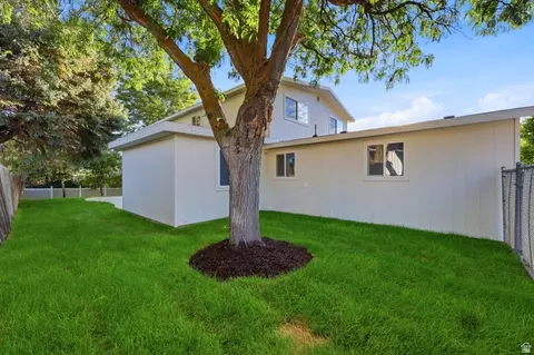 Exterior - 5406 S York St, Murray, UT 84117 photo 4 of 6