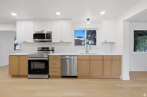 Kitchen - 5406 S York St, Murray, UT 84117 photo 2 of 2