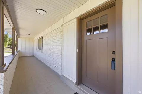 Exterior - 5406 S York St, Murray, UT 84117 photo 3 of 6