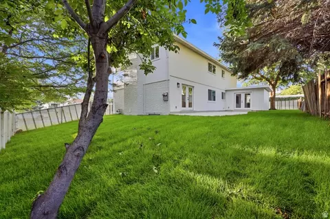 Exterior - 5406 S York St, Murray, UT 84117 photo 6 of 6