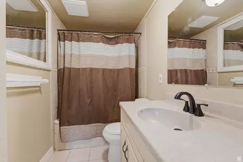 Bath - 10754 S 1225 E, Sandy, UT 84094 photo 4 of 4