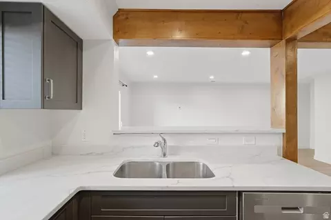 Kitchen - 327 Peach Ln, Bountiful, UT 84010 photo 4 of 4