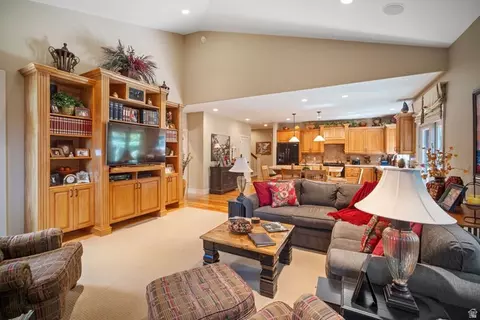 Living - 4736 S Millrace Ln E, Murray, UT 84107 photo 4 of 5