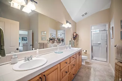 Bath - 4736 S Millrace Ln E, Murray, UT 84107 photo 4 of 5