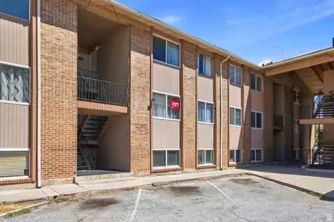 768 N Redwood Rd #18, Salt Lake City, UT 84116