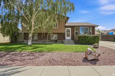 4889 W Niagara Way S, Salt Lake City, UT 84118