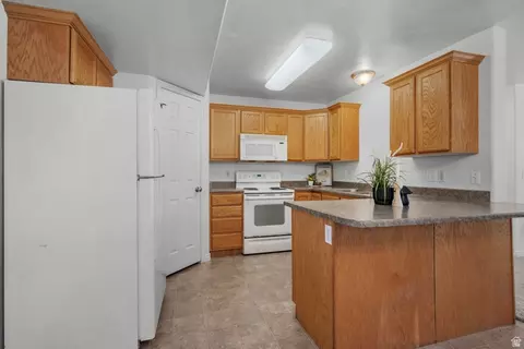 Kitchen - 3531 E Rock Creek Rd #7, Eagle Mountain, UT 84005 photo 3 of 3