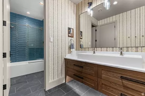 Bath - 2192 E Outlaw Rd, Hideout, UT 84036 photo 5 of 12