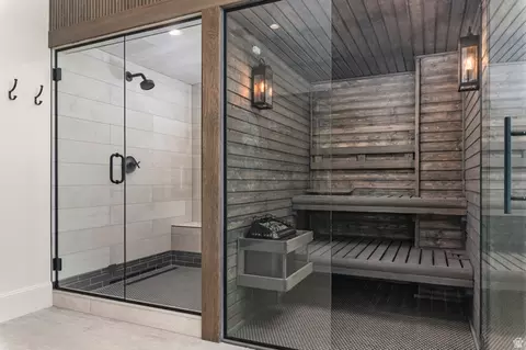 Bath - 2192 E Outlaw Rd, Hideout, UT 84036 photo 7 of 12