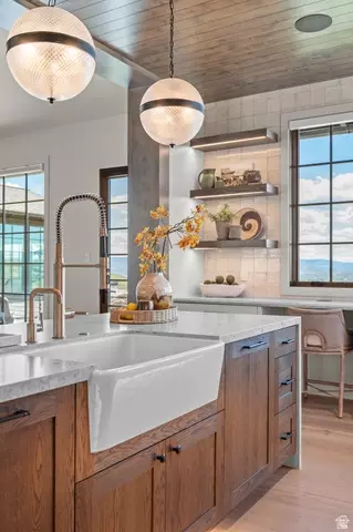 Kitchen - 2192 E Outlaw Rd, Hideout, UT 84036 photo 2 of 7