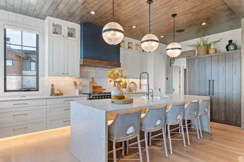 Kitchen - 2192 E Outlaw Rd, Hideout, UT 84036 photo 4 of 7
