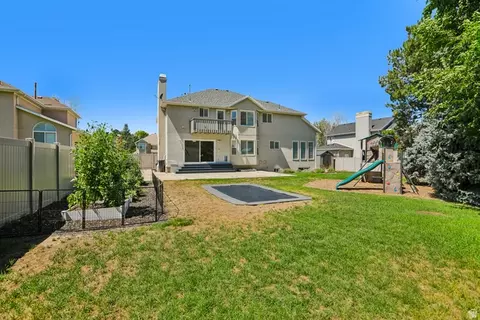 Exterior - 6231 S Vinecrest Dr S, Murray, UT 84121 photo 6 of 7